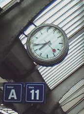 スイスの駅にある時計　　